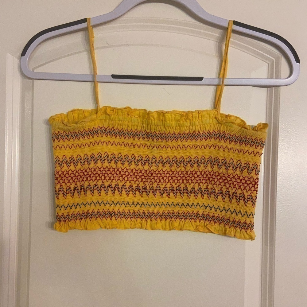 WOMEN’S yellow cropped tank top Size Small